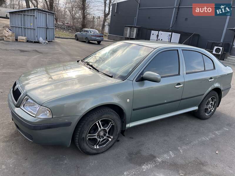 Лифтбек Skoda Octavia 2001 в Днепре
