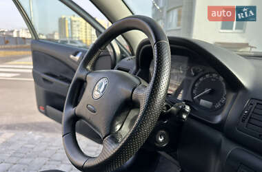 Ліфтбек Skoda Octavia 2003 в 