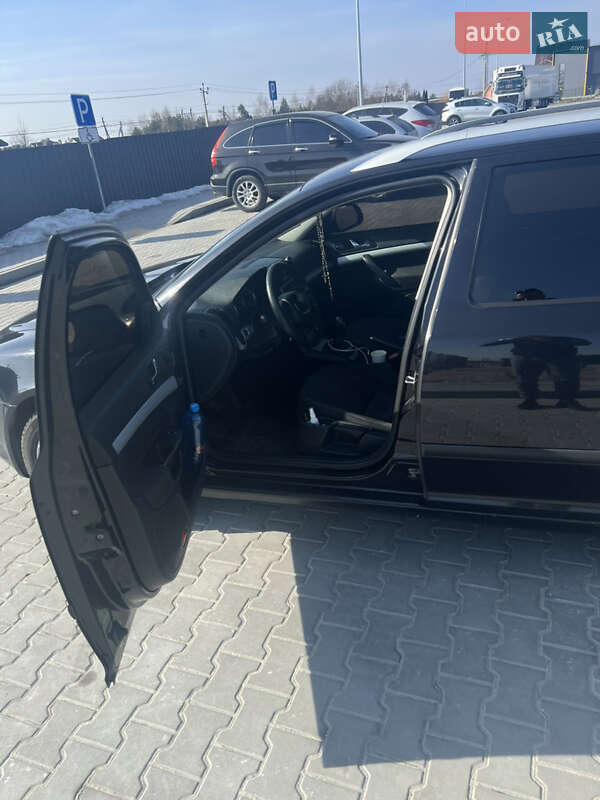 Универсал Skoda Octavia 2011 в Львове