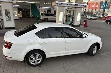 Ліфтбек Skoda Octavia 2018 в 