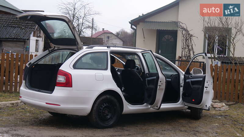 Універсал Skoda Octavia 2011 в Бережанах