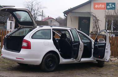 Універсал Skoda Octavia 2011 в Бережанах