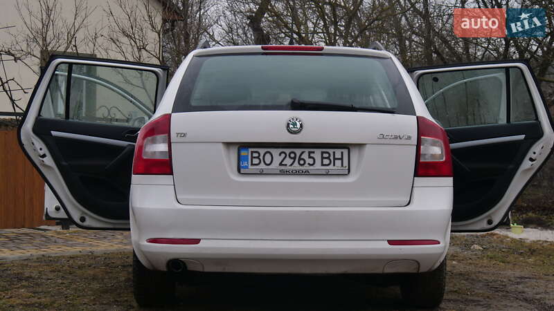 Універсал Skoda Octavia 2011 в Бережанах
