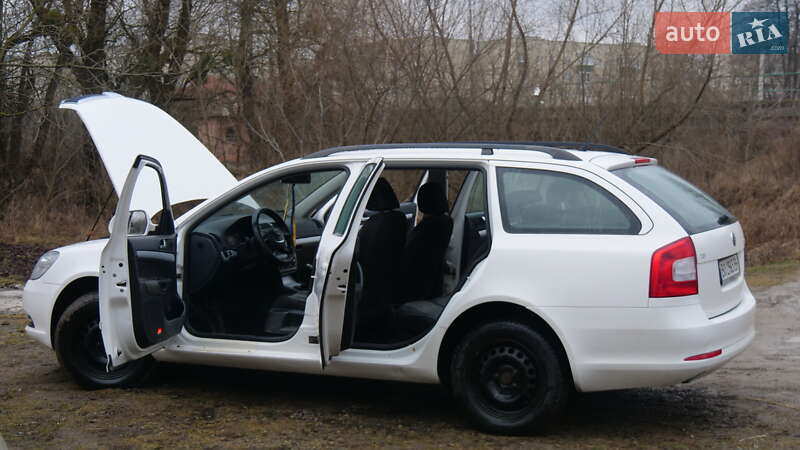 Універсал Skoda Octavia 2011 в Бережанах