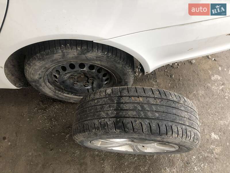Універсал Skoda Octavia 2011 в Бережанах