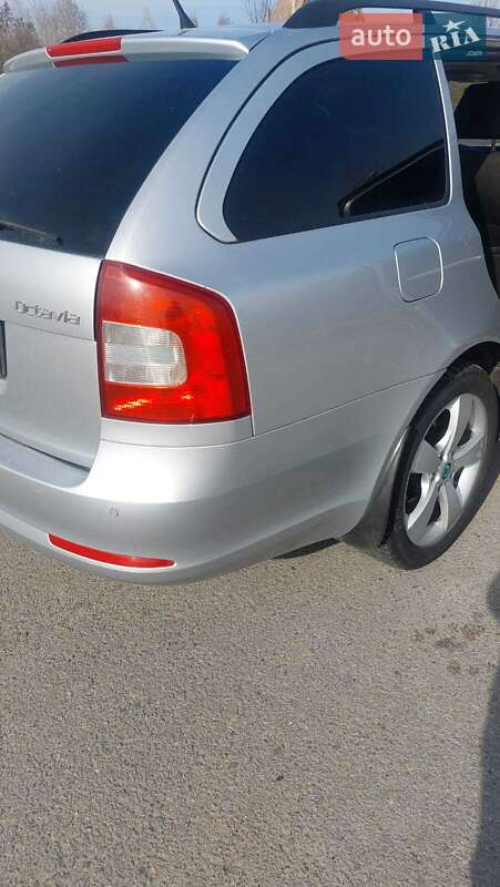 Универсал Skoda Octavia 2011 в Звягеле