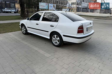 Лифтбек Skoda Octavia 1997 в Днепре