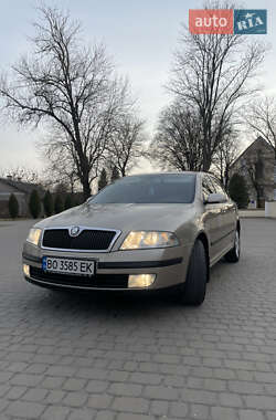 Лифтбек Skoda Octavia 2005 в Остроге