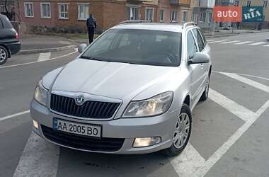 Універсал Skoda Octavia 2012 в Радомишлі