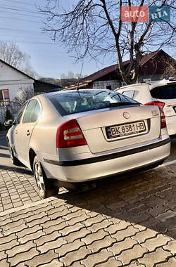 Лифтбек Skoda Octavia 2008 в Ровно