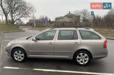 Универсал Skoda Octavia 2010 в 