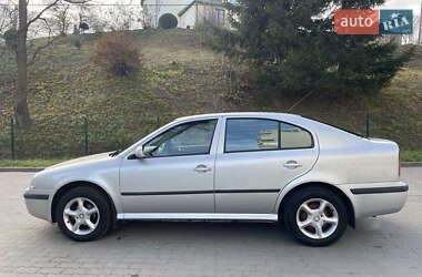 Лифтбек Skoda Octavia 2005 в 