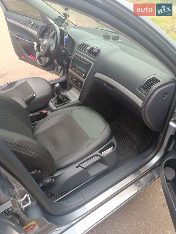 Універсал Skoda Octavia 2013 в Чернігові