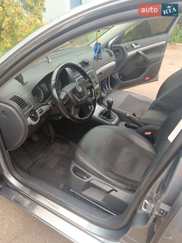Універсал Skoda Octavia 2013 в Чернігові