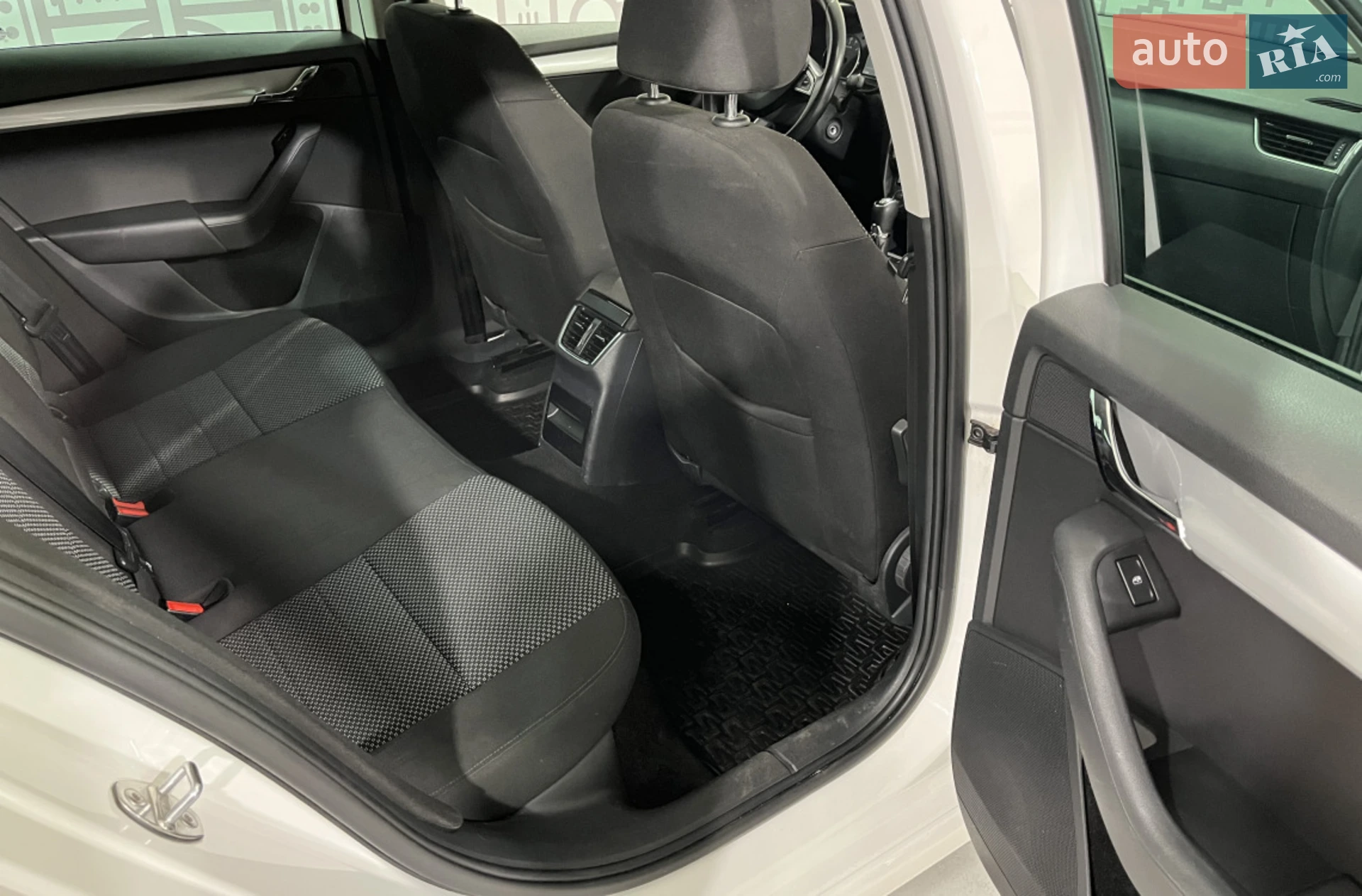 2016 Skoda Octavia - мініатюра 14