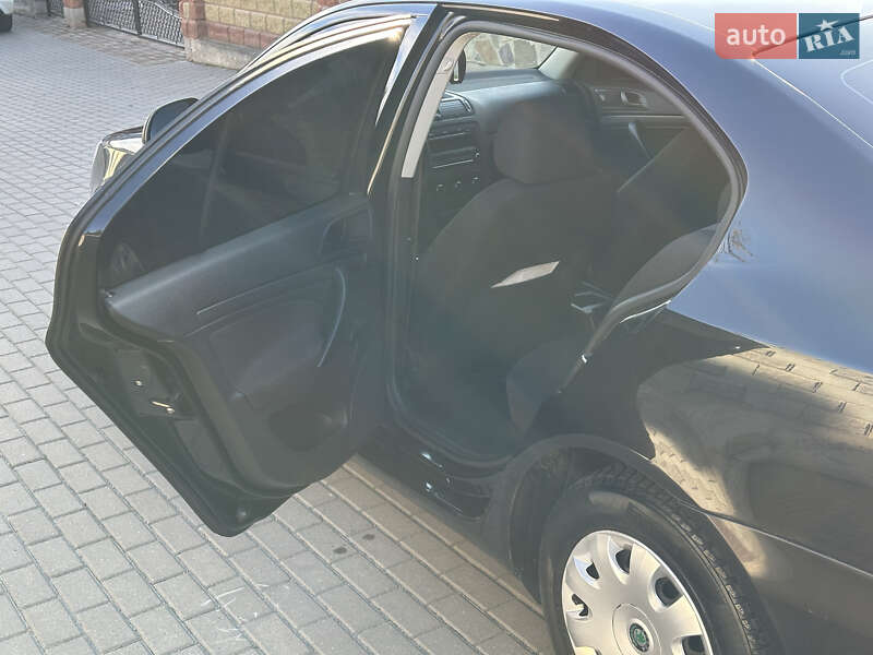 Лифтбек Skoda Octavia 2010 в Ровно