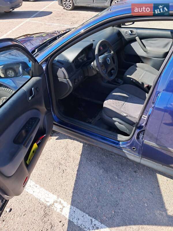 Лифтбек Skoda Octavia 2006 в Белогородке