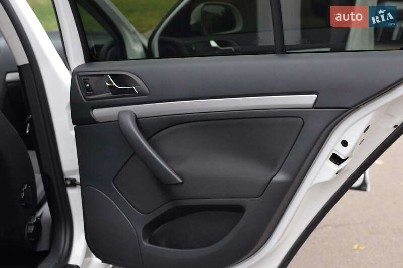 Лифтбек Skoda Octavia 2011 в Киеве фото 25 Лифтбек Skoda Octavia 2011 в Киеве