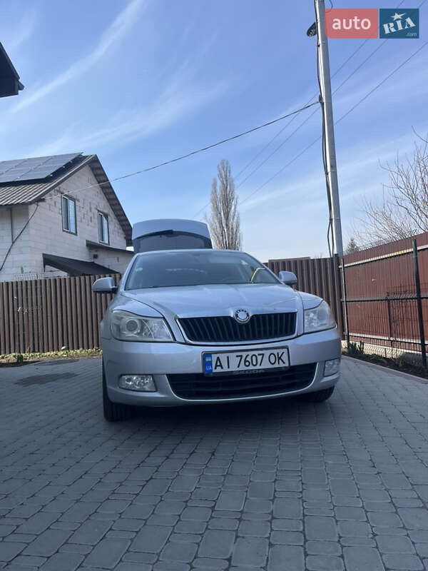 Лифтбек Skoda Octavia 2010 в 