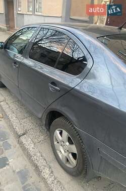Лифтбек Skoda Octavia 2009 в 