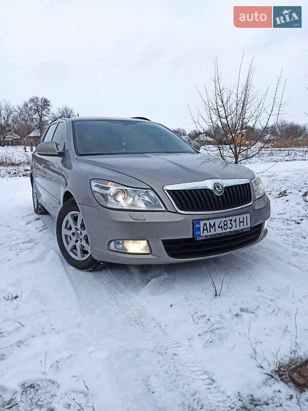 Універсал Skoda Octavia 2012 в 