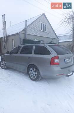 Універсал Skoda Octavia 2012 в 