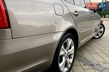 Лифтбек Skoda Octavia 2009 в 