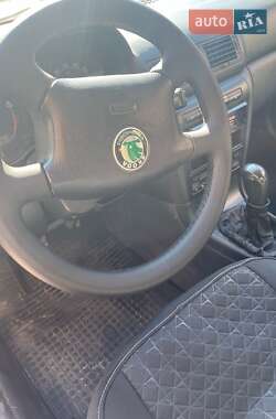 Ліфтбек Skoda Octavia 2001 в 