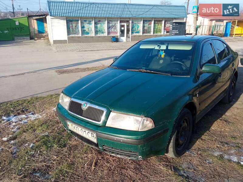 Лифтбек Skoda Octavia 2003 в 