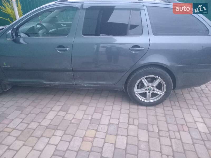 Универсал Skoda Octavia 2008 в Львове