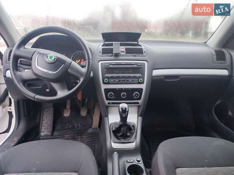 Лифтбек Skoda Octavia 2011 в Монастырище