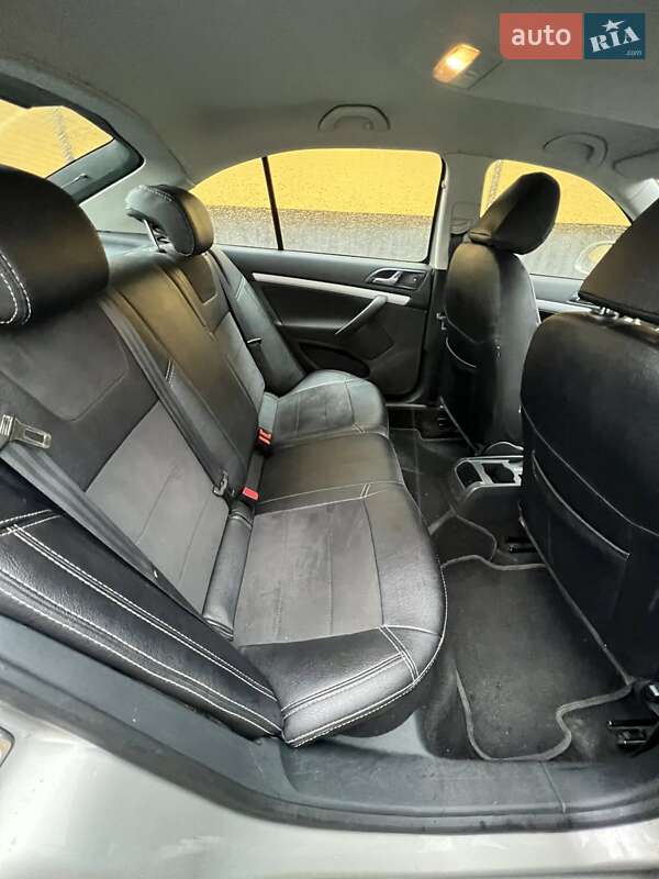 Ліфтбек Skoda Octavia 2010 в Іршаві