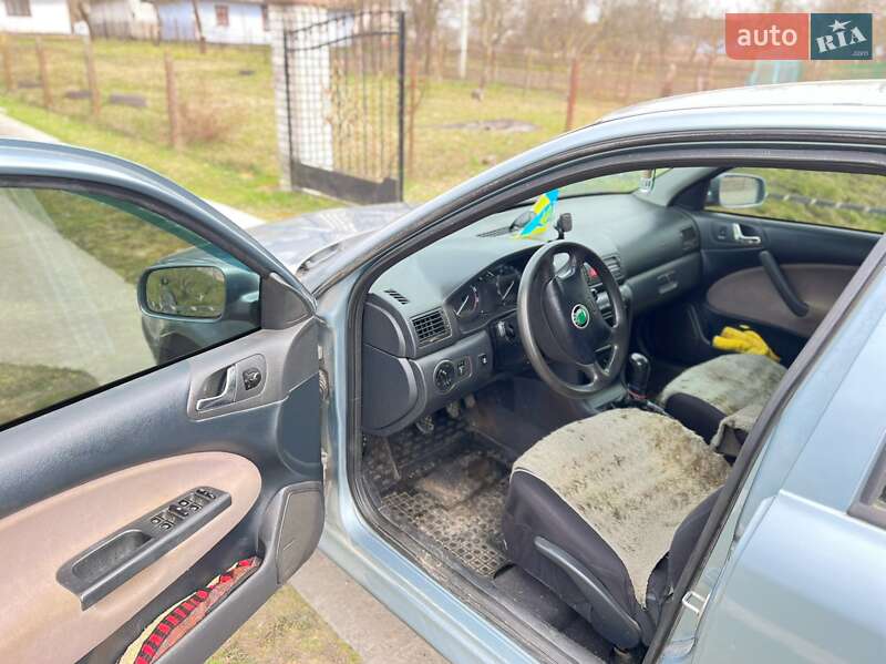 Лифтбек Skoda Octavia 2002 в Львове