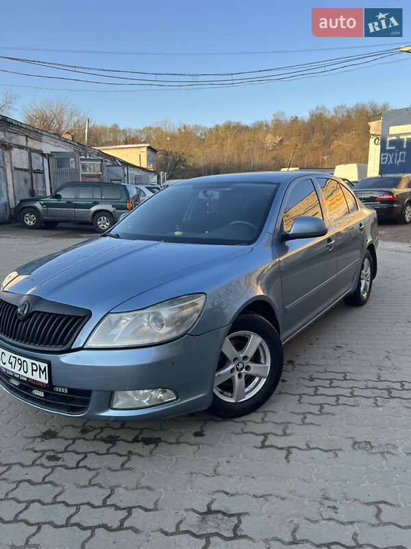 Лифтбек Skoda Octavia 2009 в 