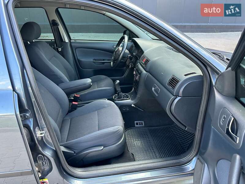 Лифтбек Skoda Octavia 2010 в Киеве