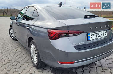 Ліфтбек Skoda Octavia 2023 в 