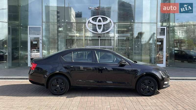 Лифтбек Skoda Octavia 2019 в Киеве