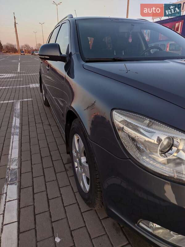 Универсал Skoda Octavia 2009 в Нововолынске