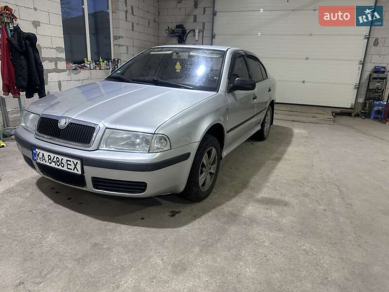 Ліфтбек Skoda Octavia 2004 в 