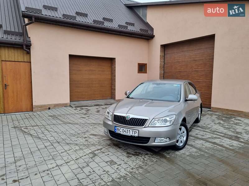 Лифтбек Skoda Octavia 2012 в 