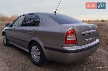 Лифтбек Skoda Octavia 2009 в 