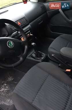 Лифтбек Skoda Octavia 2004 в 