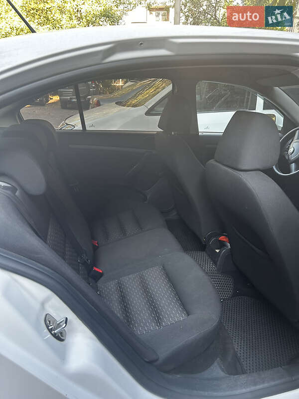 Лифтбек Skoda Octavia 2011 в Черкассах