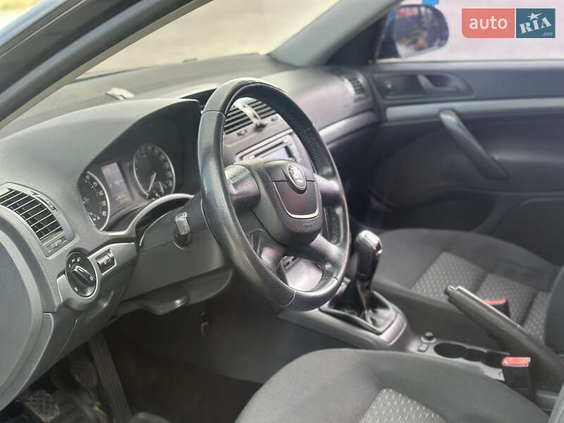 Ліфтбек Skoda Octavia 2011 в Брошневі-Облозі