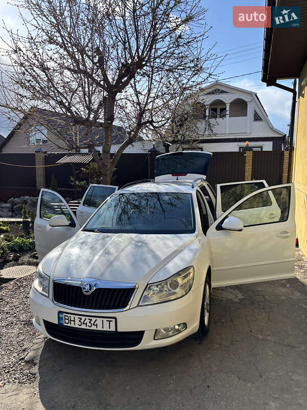 Універсал Skoda Octavia 2010 в Первомайську