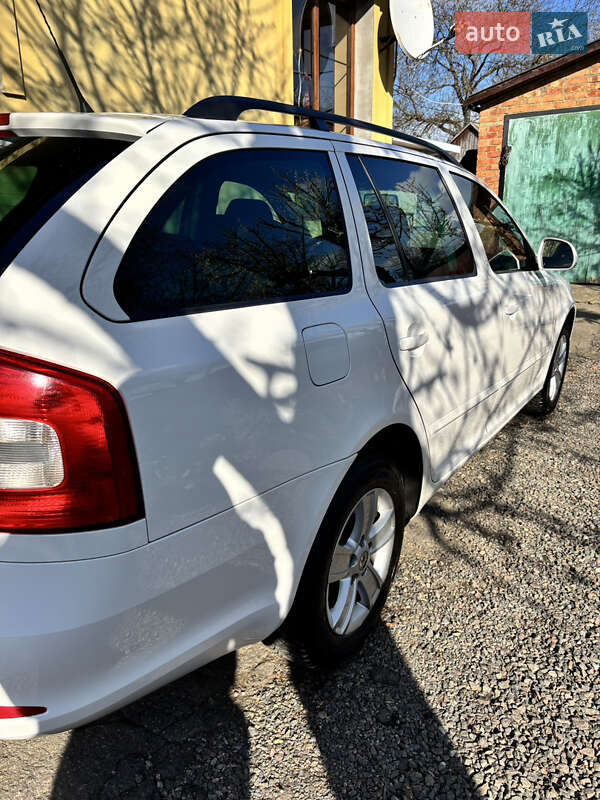 Універсал Skoda Octavia 2010 в Первомайську