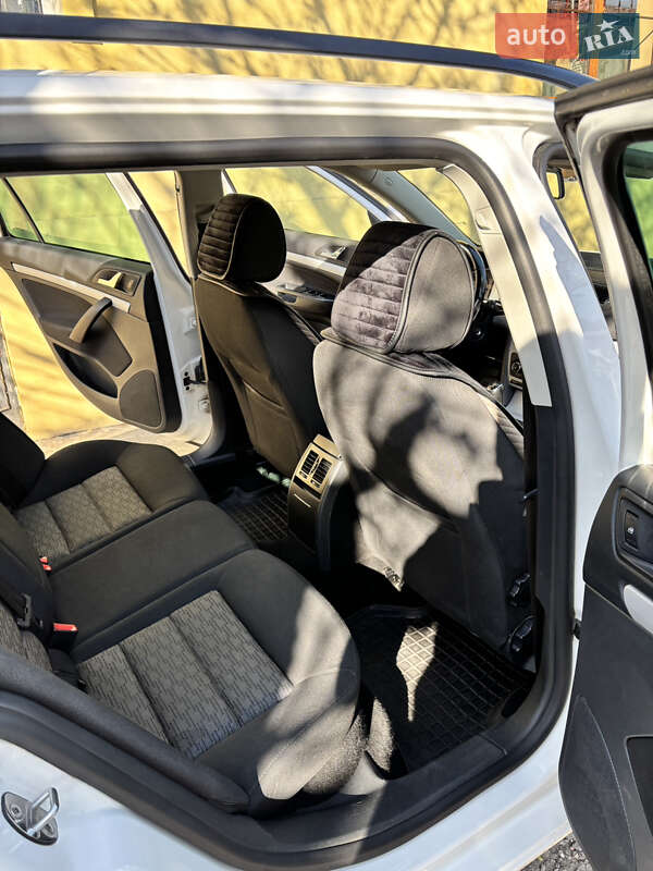 Універсал Skoda Octavia 2010 в Первомайську