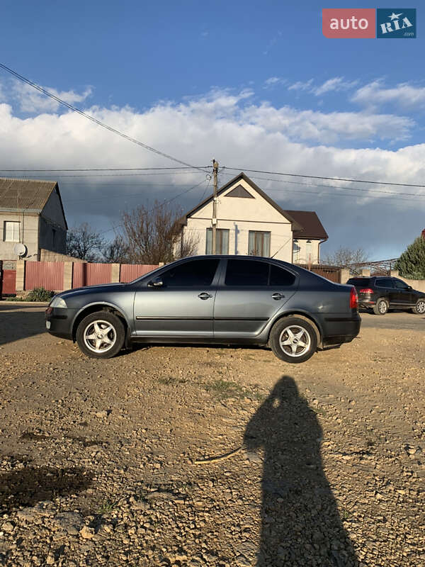 Ліфтбек Skoda Octavia 2006 в Новій Одесі