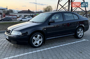 Лифтбек Skoda Octavia 2004 в 
