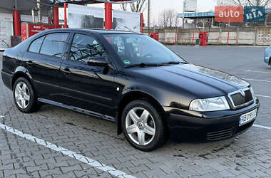 Лифтбек Skoda Octavia 2004 в 